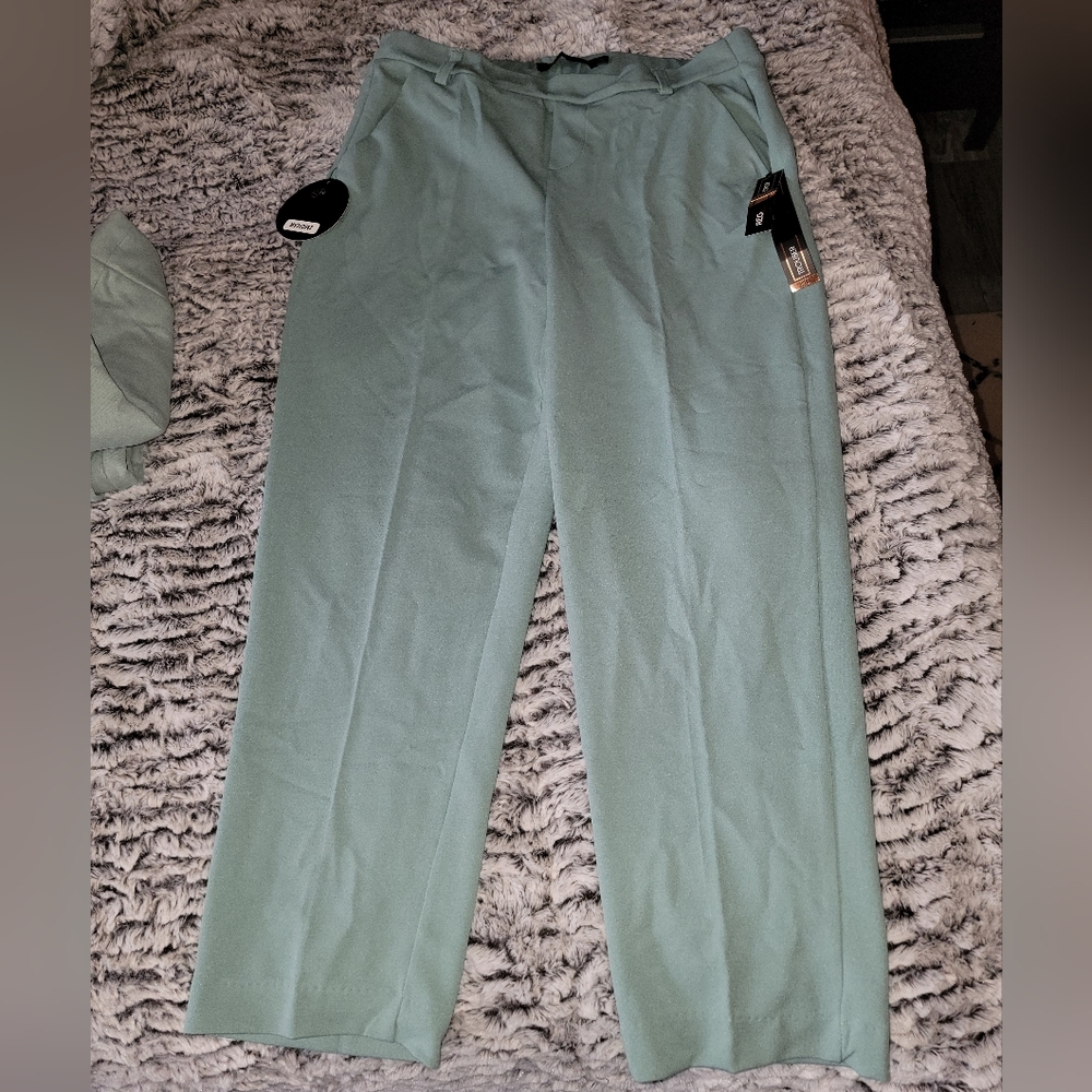 Fashion Nova Dress Pants (L)